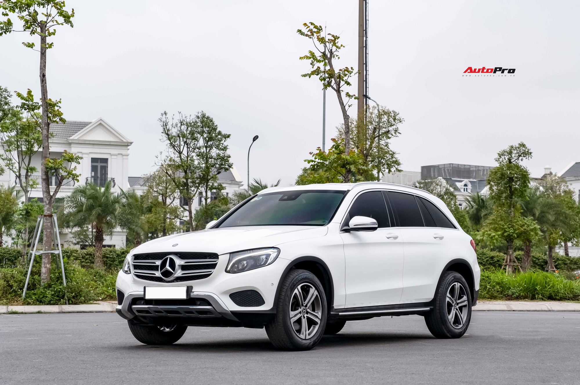 Mercedes-Benz GLC 250 4MATIC sau 25.000km: Món hời ngang giá C 180 AMG vừa ra mắt - Ảnh 9.