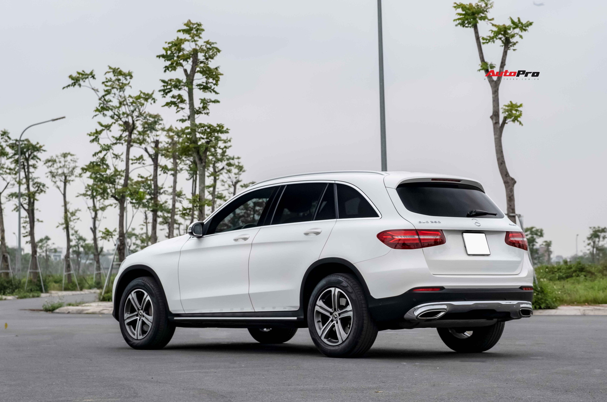 Mercedes-Benz GLC 250 4MATIC sau 25.000km: Món hời ngang giá C 180 AMG vừa ra mắt - Ảnh 4.