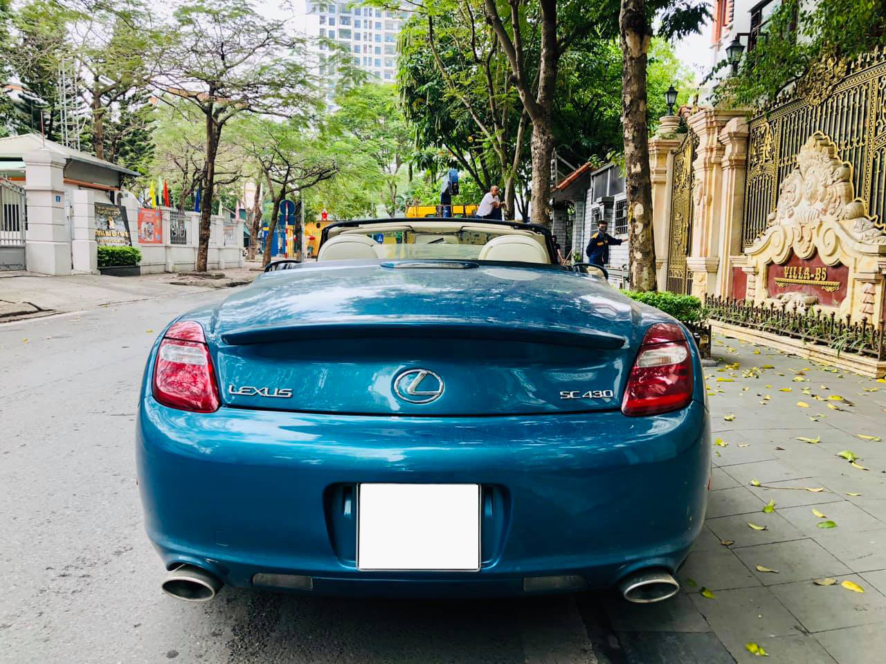 Sau 14 năm, ‘xe chơi’ một thời Lexus SC 430 vẫn giữ giá đắt ngang VinFast Lux A2.0 bản tiêu chuẩn - Ảnh 3.