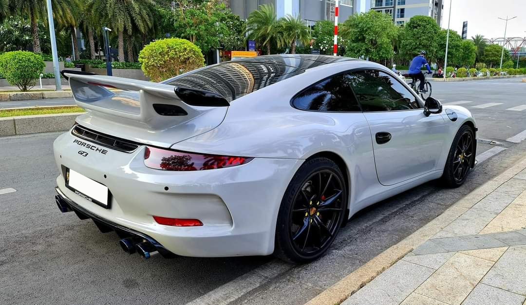 Huyền thoại Porsche 911 được rao bán 4 tỷ đồng dù chạy chỉ chạy 5.000km mỗi năm - Ảnh 3.