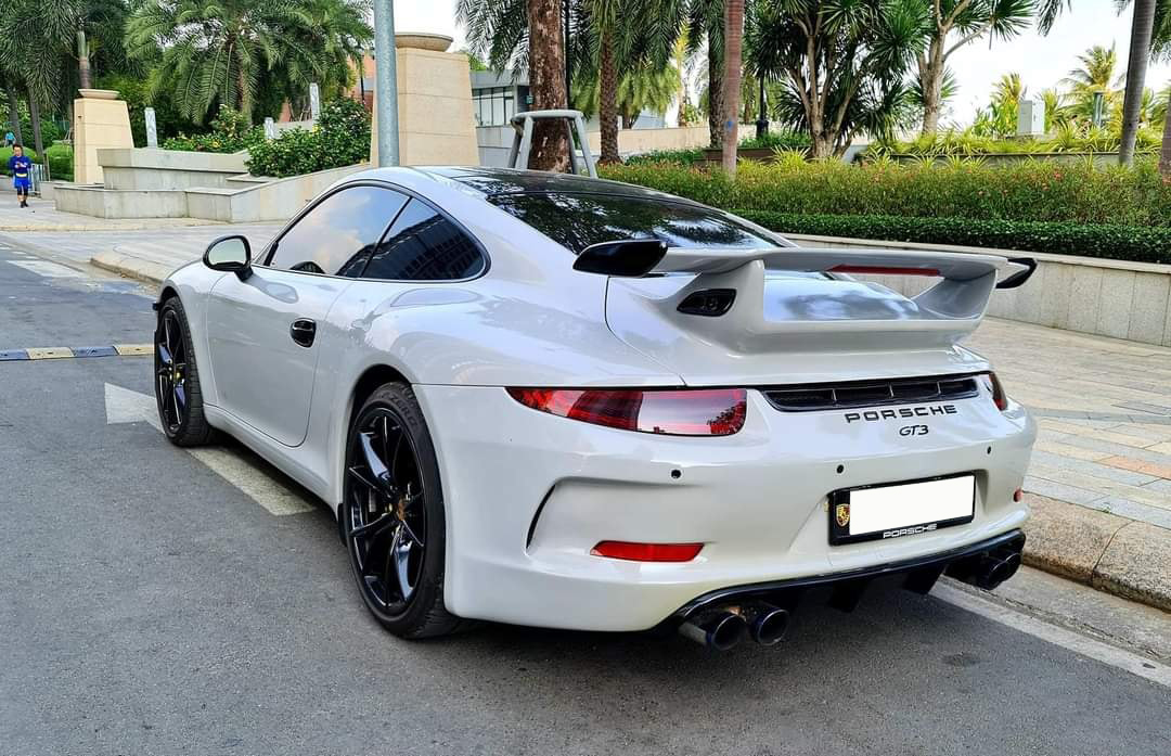Huyền thoại Porsche 911 được rao bán 4 tỷ đồng dù chạy chỉ chạy 5.000km mỗi năm - Ảnh 6.