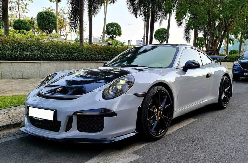 Huyền thoại Porsche 911 được rao bán 4 tỷ đồng dù chạy chỉ chạy 5.000km mỗi năm - Ảnh 1.