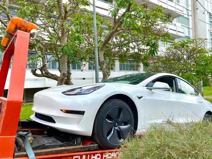 Góc chơi lớn: Một đại học ở Sài Gòn tậu hẳn Tesla Model 3 trị giá hơn 3 tỷ đồng để phục vụ việc giảng dạy cho sinh viên - Ảnh 1.