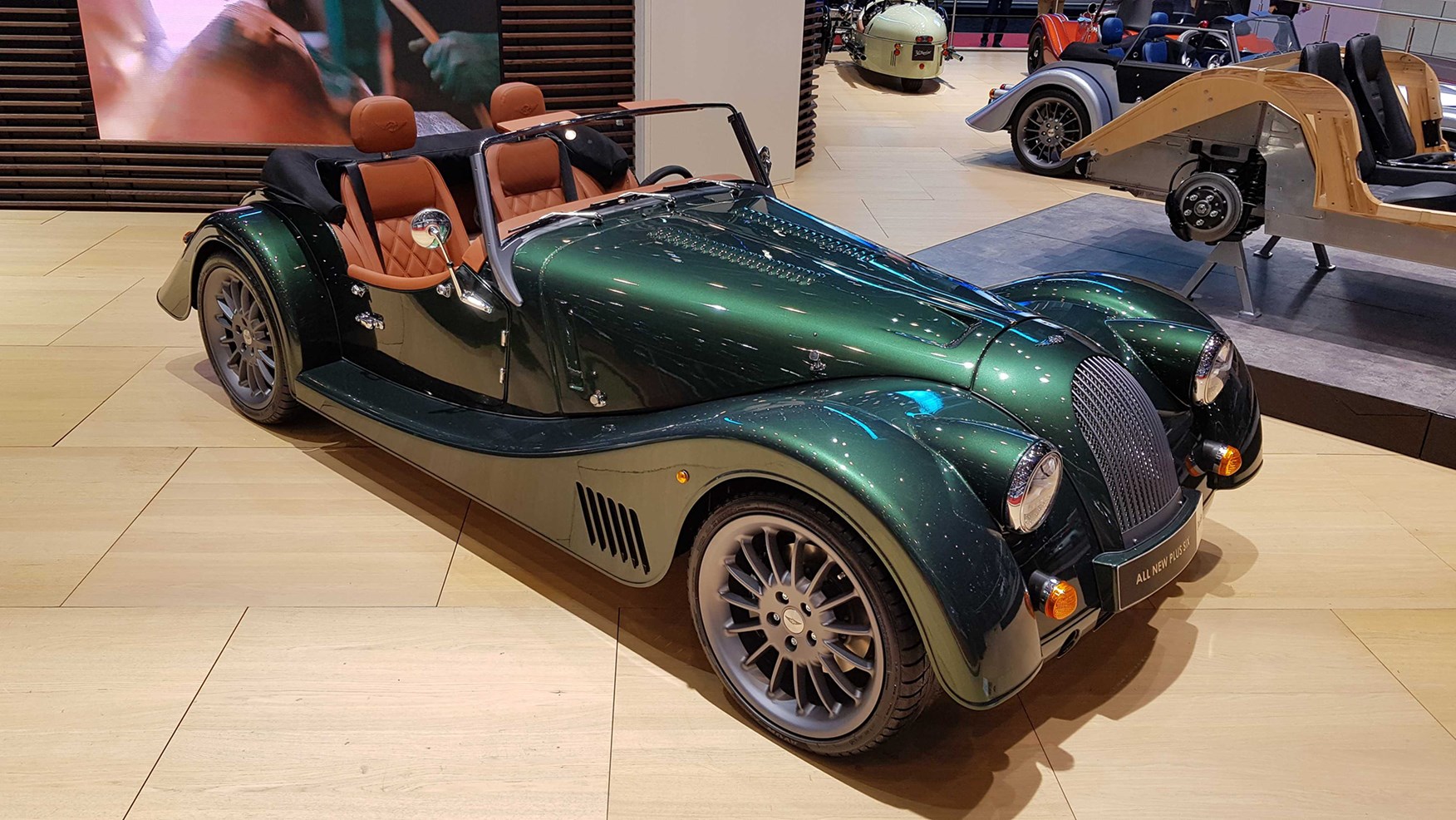 Morgan Plus Six 2021 chào hàng đại gia Việt: Giá hơn 8 tỷ, vỏ xe cổ, ruột BMW với động cơ Z4 M mạnh mẽ - Ảnh 1.