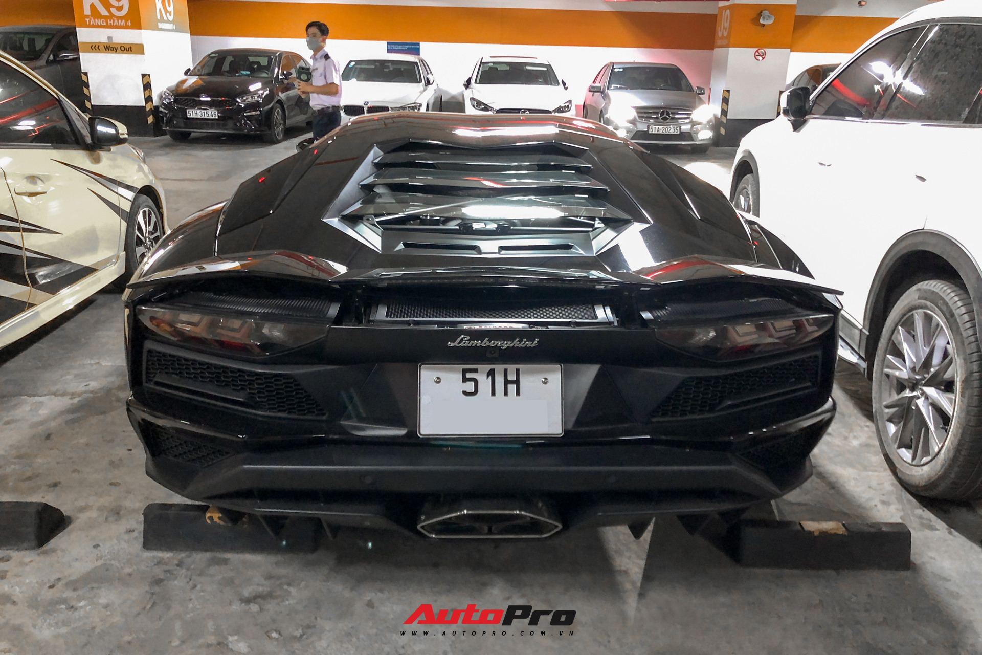 Lamborghini Aventador S màu đen độc nhất Việt Nam lộ diện, biển số mới khẳng định hoa đã có chủ - Ảnh 5.