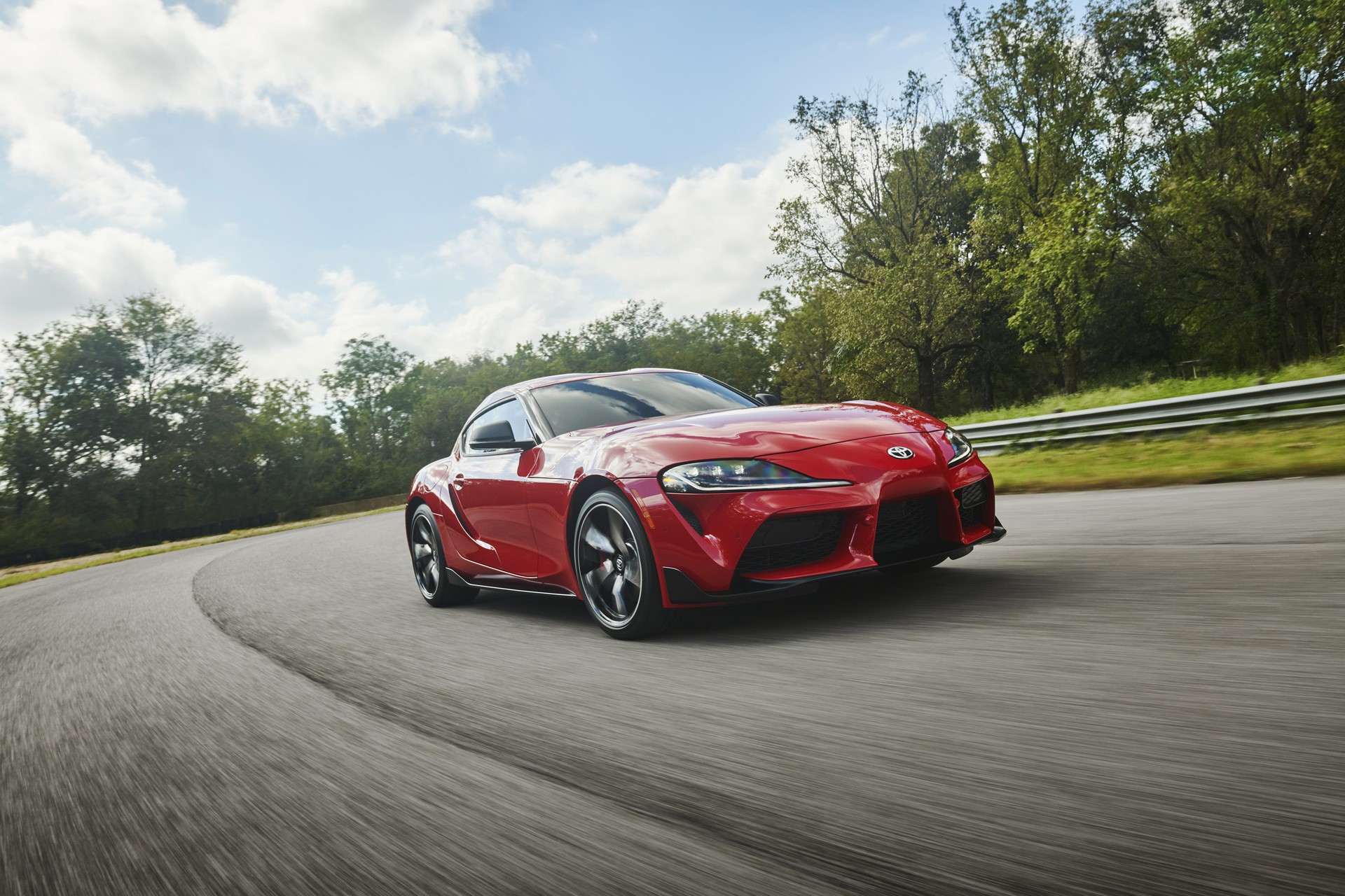 Toyota Supra 2021 nhận cọc tại Việt Nam: Khoảng 6 tỷ đồng, gần gấp đôi BMW Z4 dù cùng khung gầm - Ảnh 2.