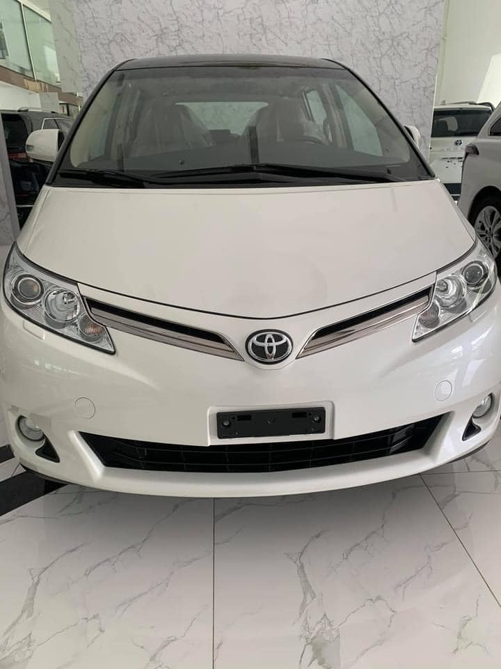 2 năm tuổi, ‘hàng hiếm’ Toyota Previa nhập Trung Đông bán lại vẫn giữ giá gần 3 tỷ đồng - Ảnh 1.