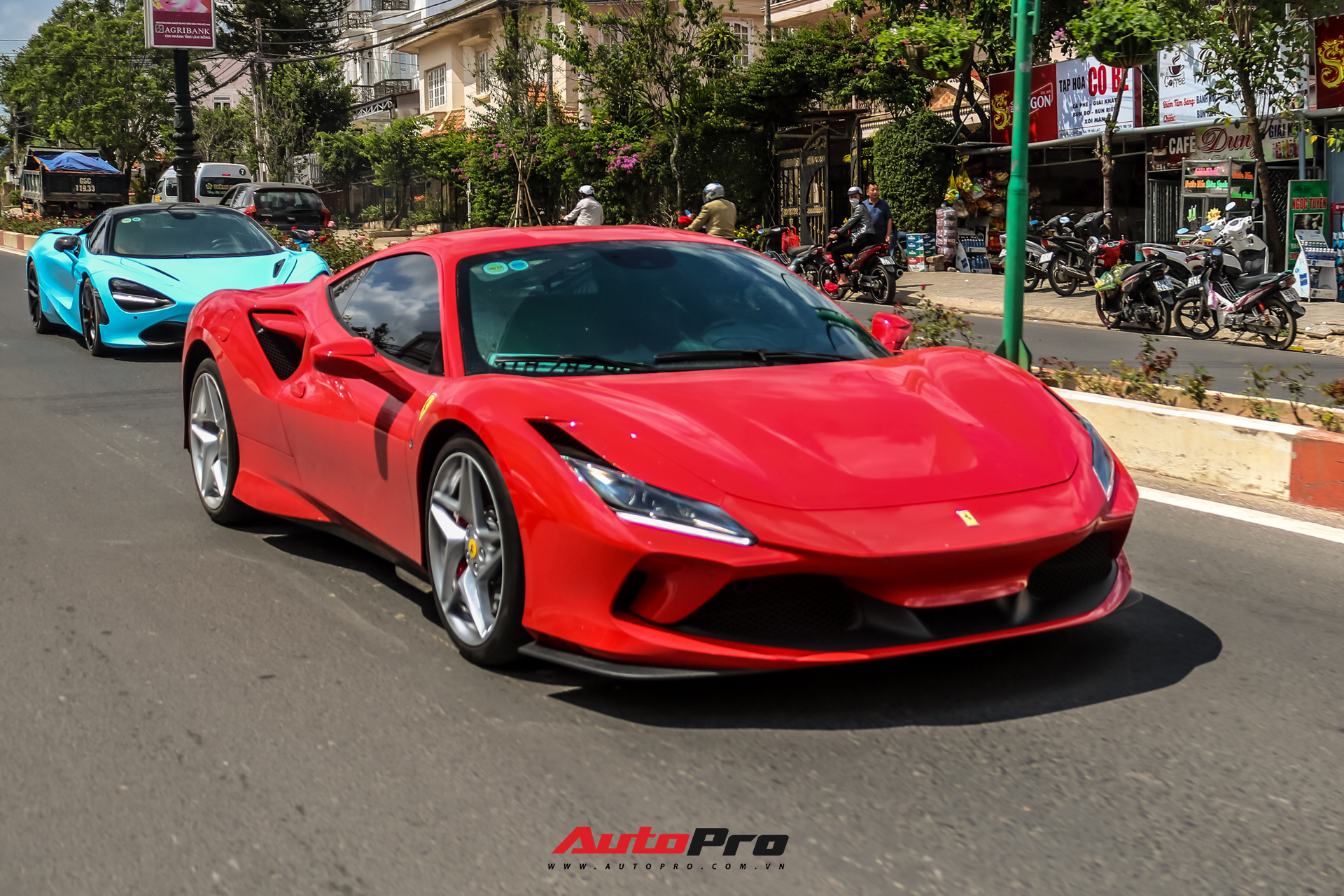 Ferrari F8 Tributo của nữ doanh nhân Phú Yên lần đầu đi phượt: Có một sự thay đổi nhỏ so với lần xuất hiện trước - Ảnh 4.