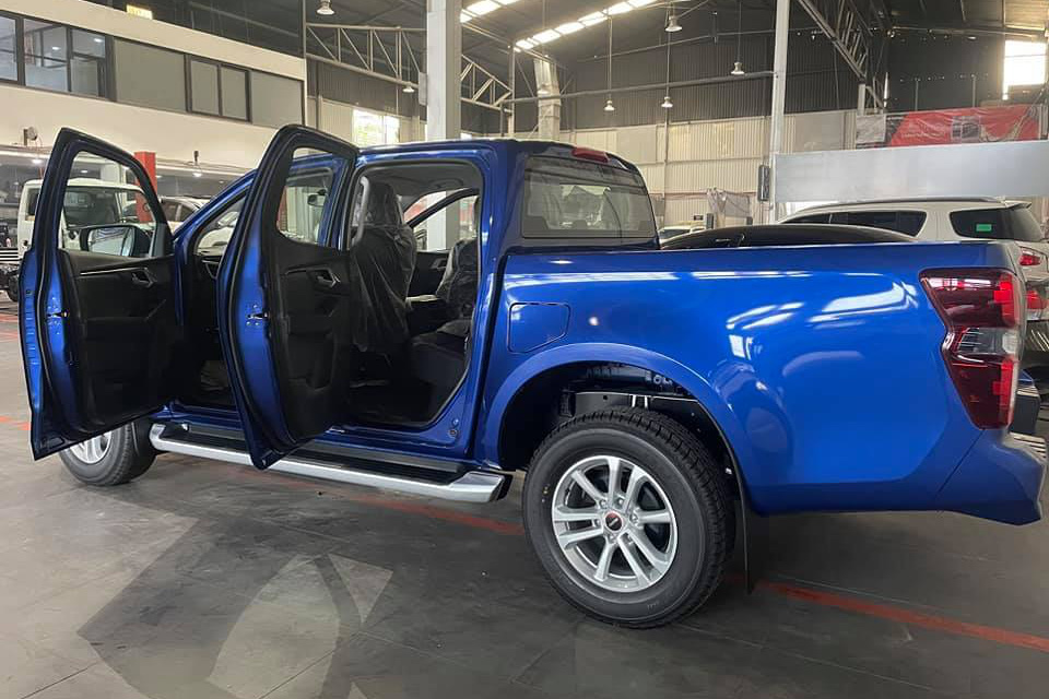 Chưa ra mắt, Isuzu D-Max 2021 đã loạn giá tại đại lý: Thua trang bị nhưng đắt đỏ ngang Ford Ranger - Ảnh 6.