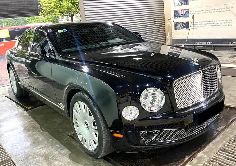 Qua thời đỉnh cao, Bentley Mulsanne xuống giá còn hơn 7 tỷ đồng dù chỉ chạy 2.200km/năm - Ảnh 1.