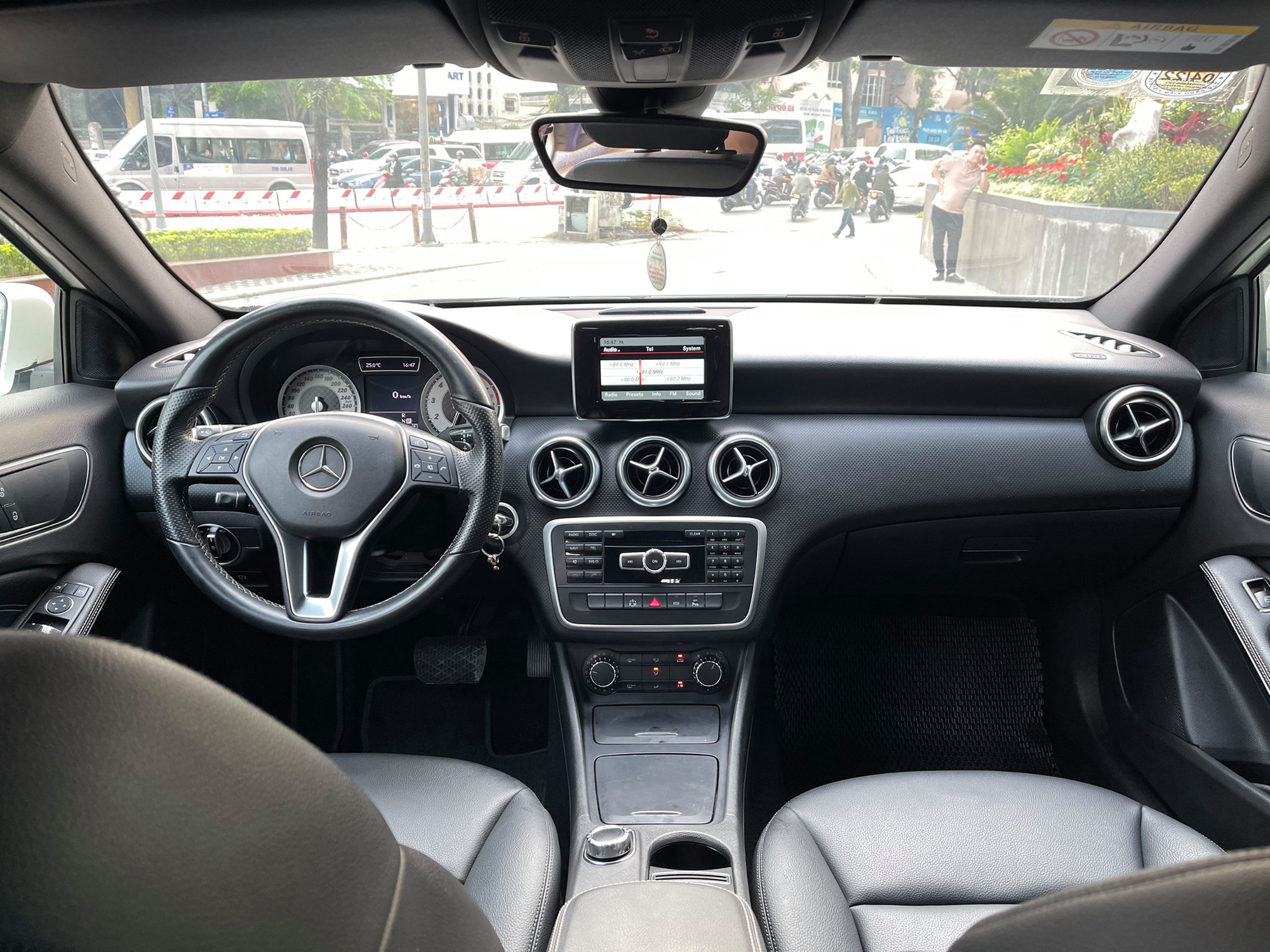 Mới chạy 50.000km, chiếc Mercedes-Benz nhập khẩu này có giá thấp hơn cả Toyota Yaris - Ảnh 3.