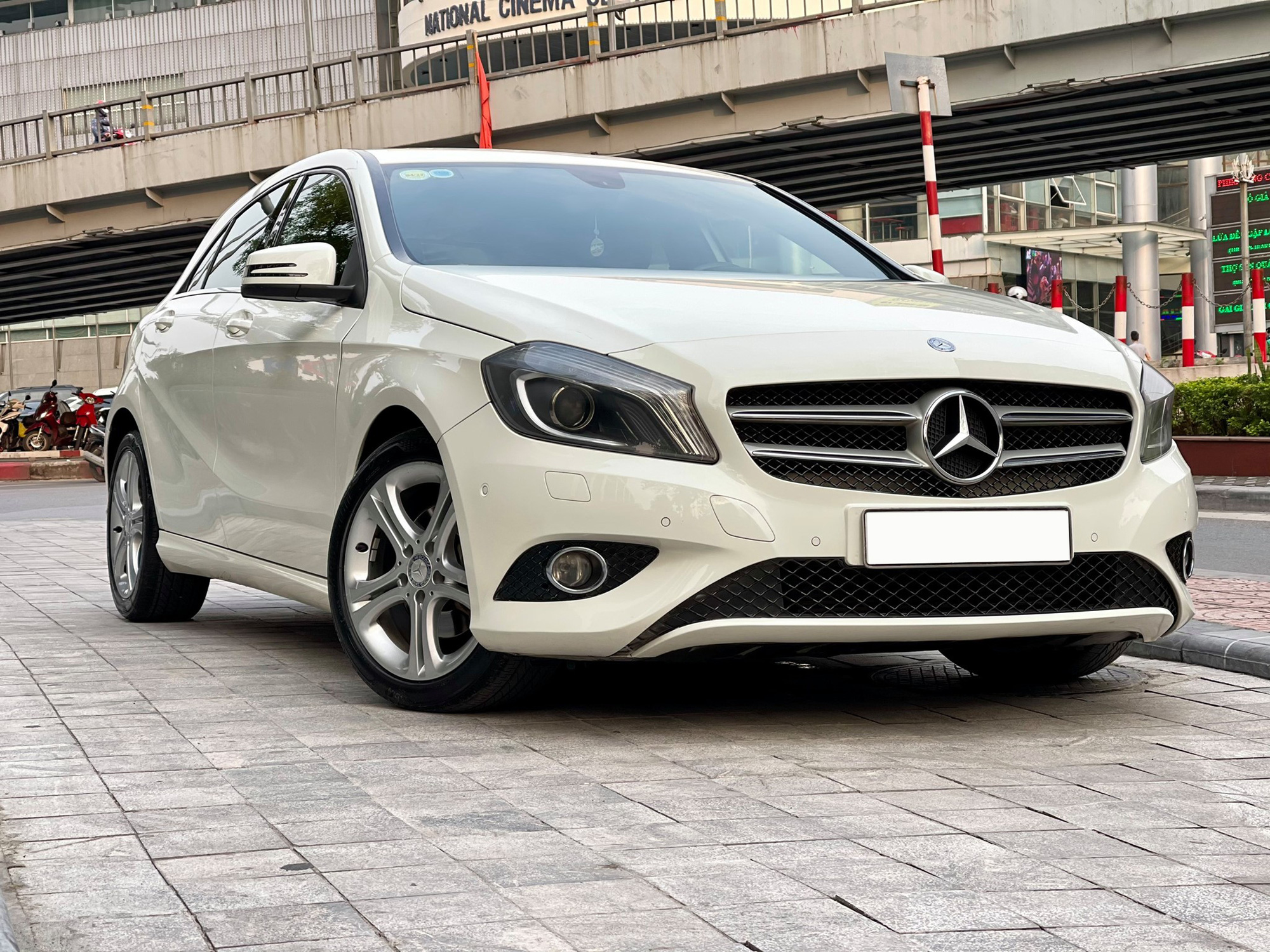 Mới chạy 50.000km, chiếc Mercedes-Benz nhập khẩu này có giá thấp hơn cả Toyota Yaris - Ảnh 4.
