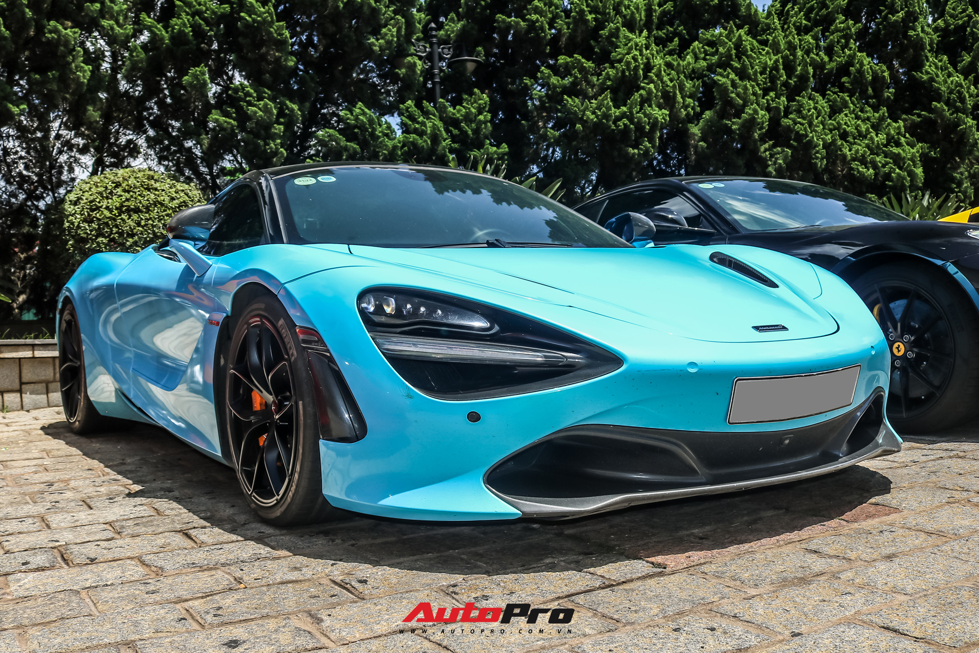 Cận cảnh ngoại thất mới đổi màu của McLaren 720S Spider thuộc sở hữu của dân chơi lan đột biến - Ảnh 1.