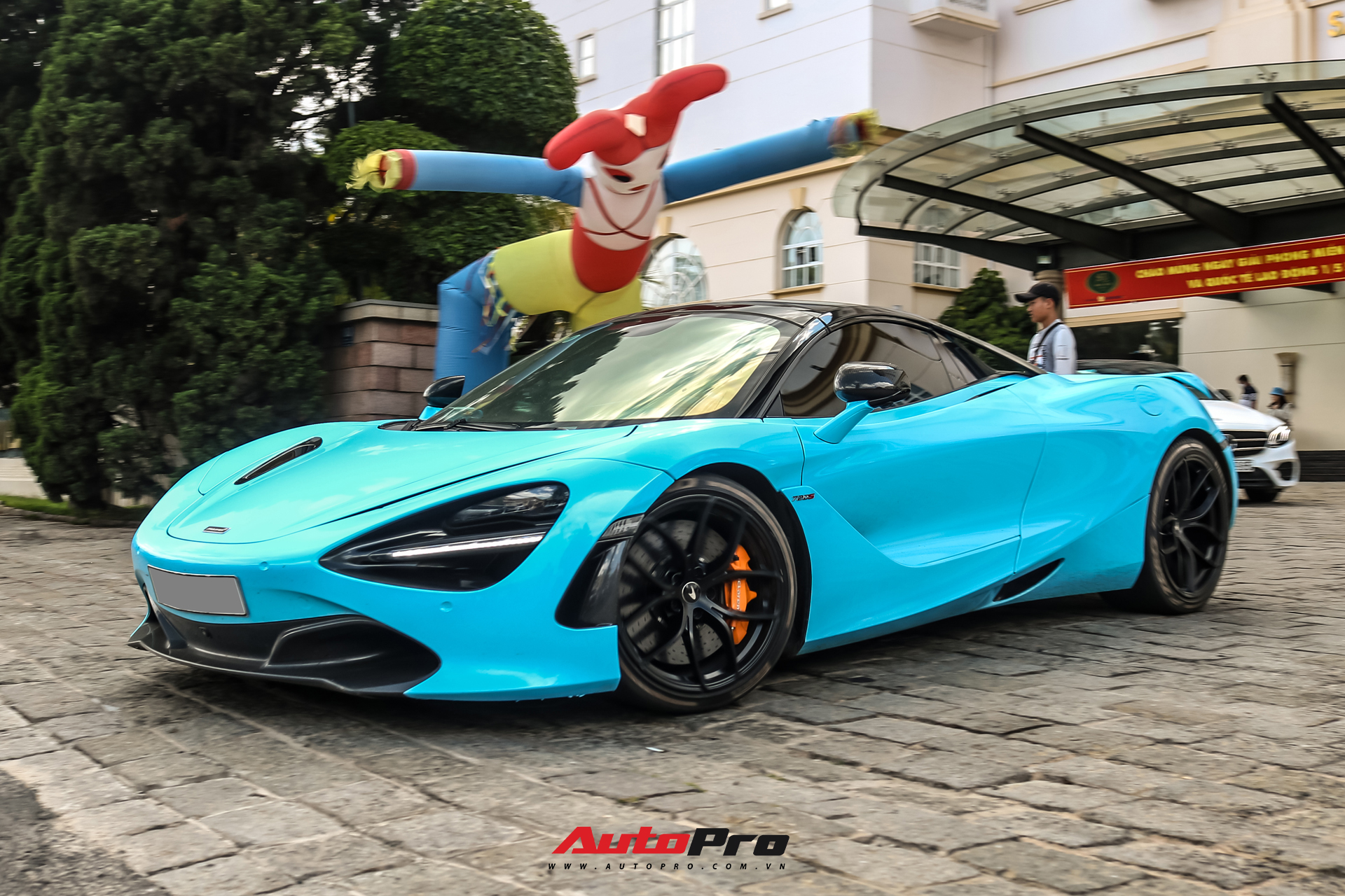 Cận cảnh ngoại thất mới đổi màu của McLaren 720S Spider thuộc sở hữu của dân chơi lan đột biến - Ảnh 7.