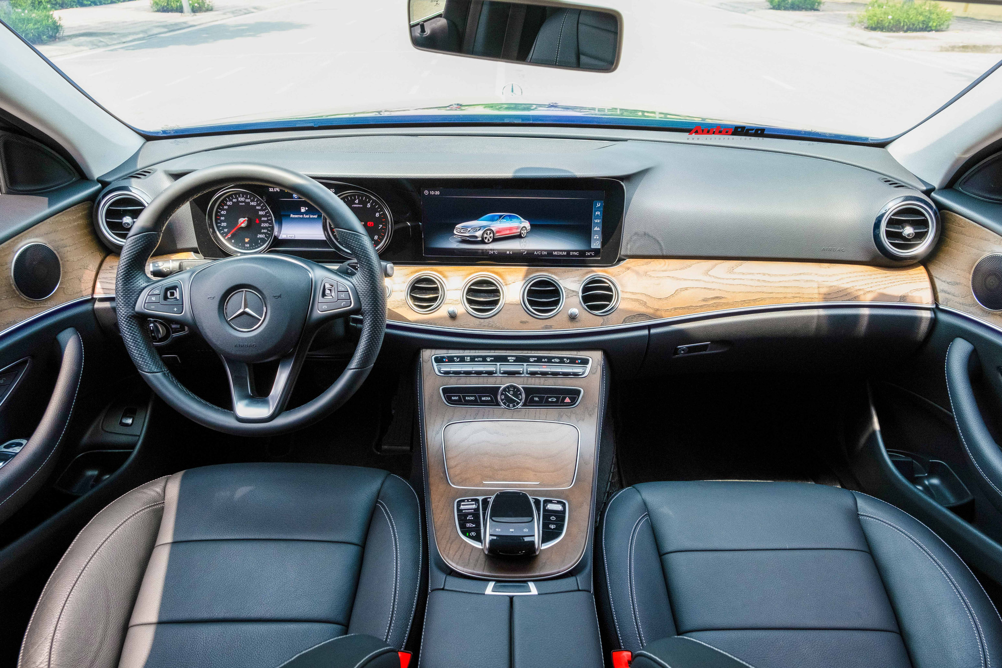 Chạy lướt 20.000km, Mercedes-Benz E-Class hạ giá chỉ đắt hơn Honda Accord lăn bánh khoảng 300 triệu đồng - Ảnh 4.