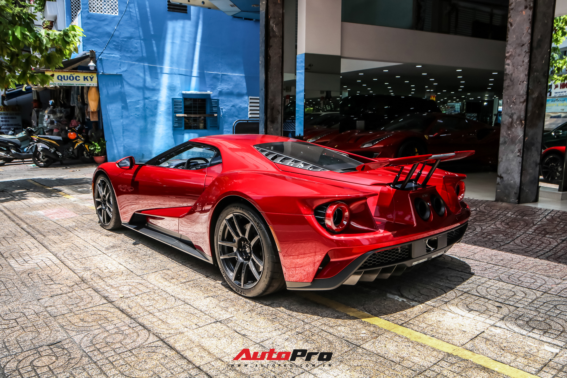 Minh Nhựa rủ Nguyễn Quốc Cường đi xem siêu phẩm Ford GT, CĐM nhất loạt đẩy thuyền: 2 anh mỗi người 1 con là hết bài! - Ảnh 6.