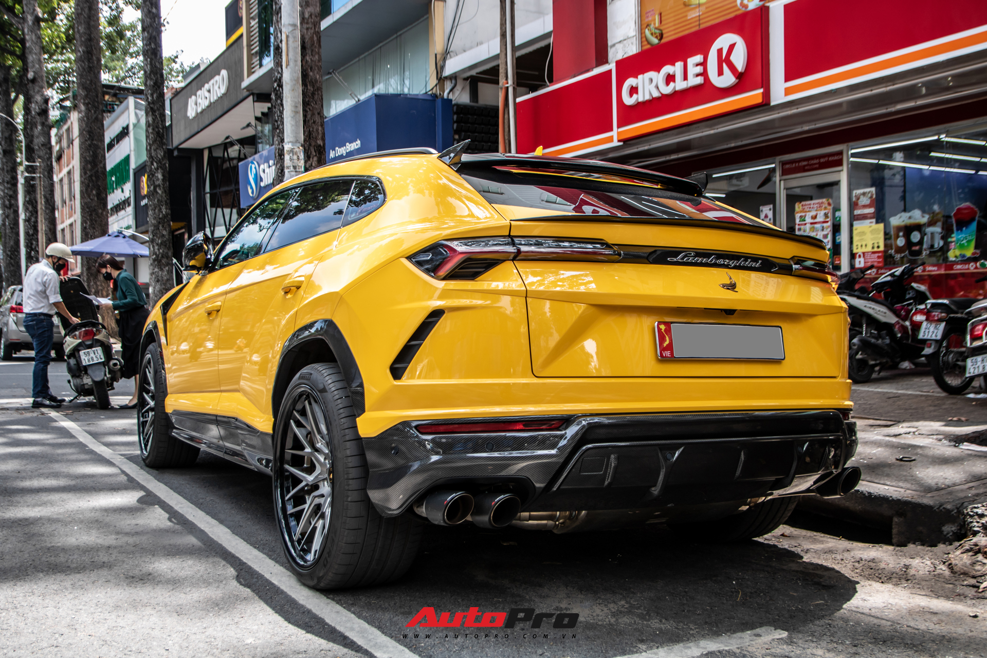 Lamborghini Urus khó bắt gặp nhất Việt Nam lộ diện trên phố Sài Gòn, bộ mâm mới là điểm nhấn - Ảnh 5.