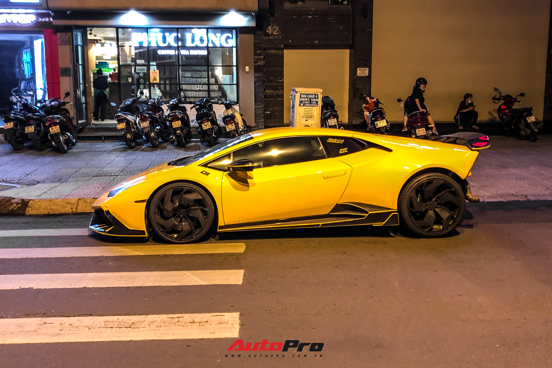 Lamborghini Huracan từng của doanh nhân Nguyễn Quốc Cường độ phong cách cởi truồng cực dị - Ảnh 6.