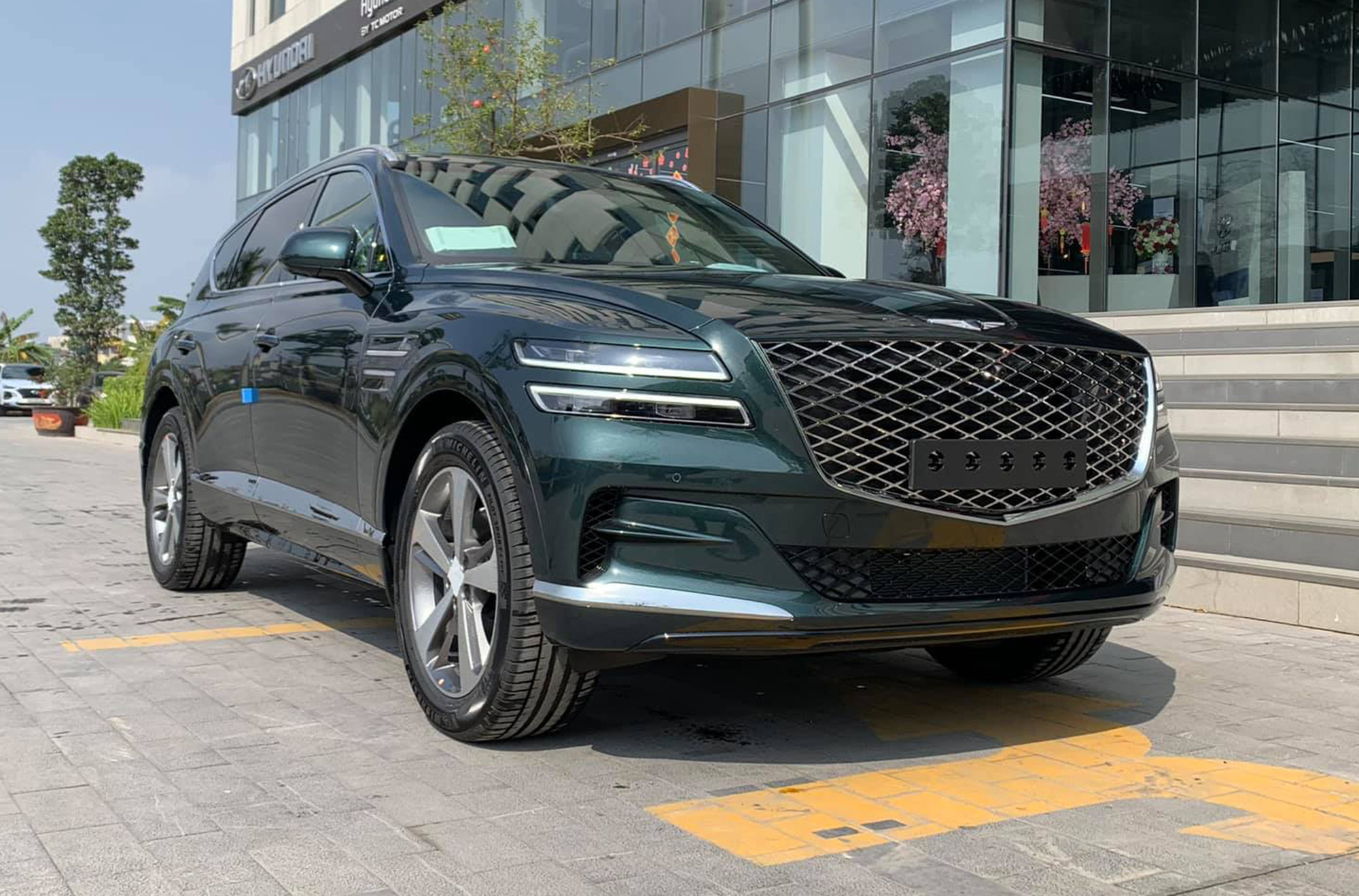 Lô Genesis GV80 vừa về Việt Nam chào giá 3,95 tỷ đồng: Nhiều trang bị xa xỉ với giá rẻ hơn Mercedes GLE - Ảnh 1.