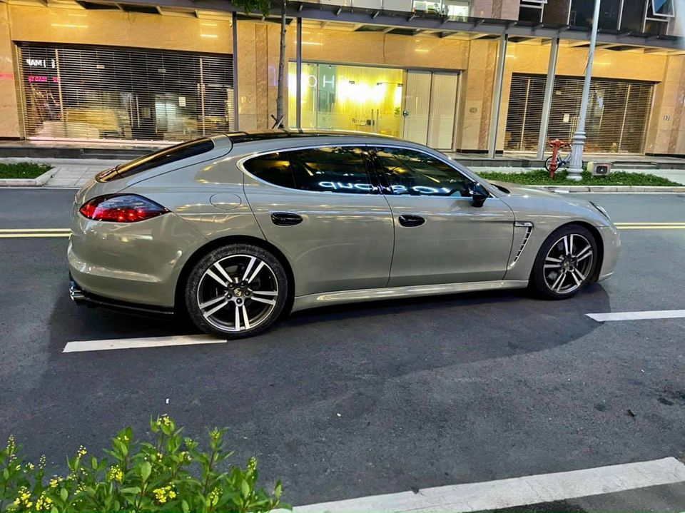 Sự thật phía sau chiếc Porsche Panamera model 2019 nhưng có giá bán lại chỉ 1,7 tỷ đồng - Ảnh 2.