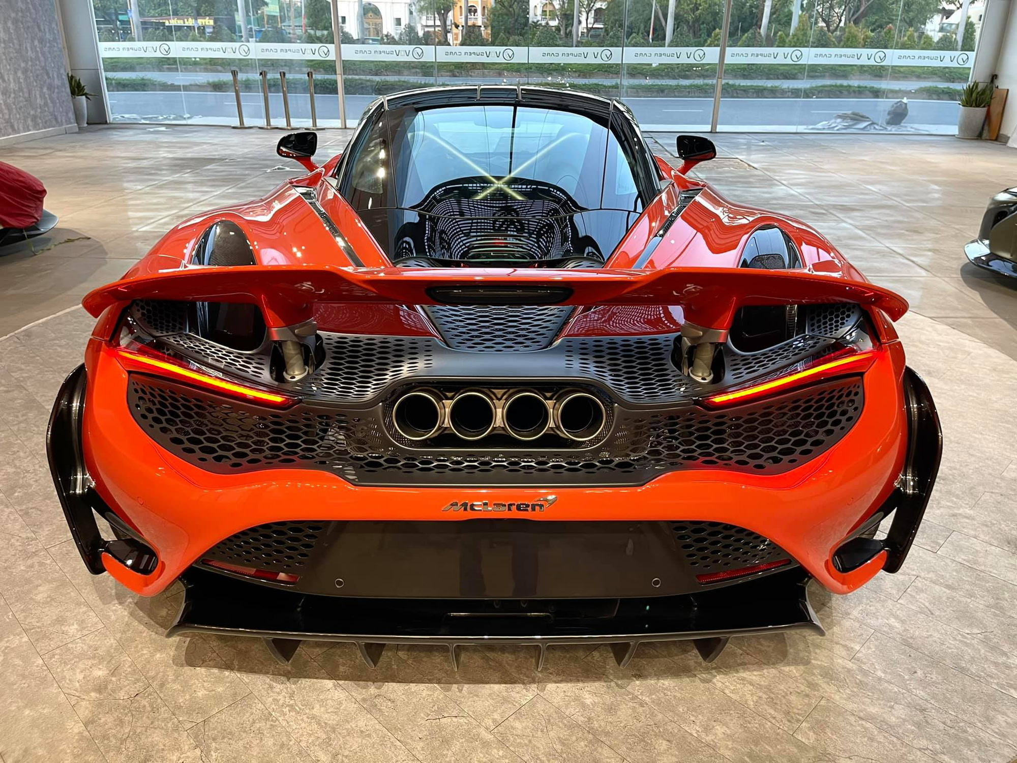 McLaren 765LT thứ ba Việt Nam về showroom từng bán xe cho Nguyễn Quốc Cường, mức giá gây tò mò - Ảnh 3.