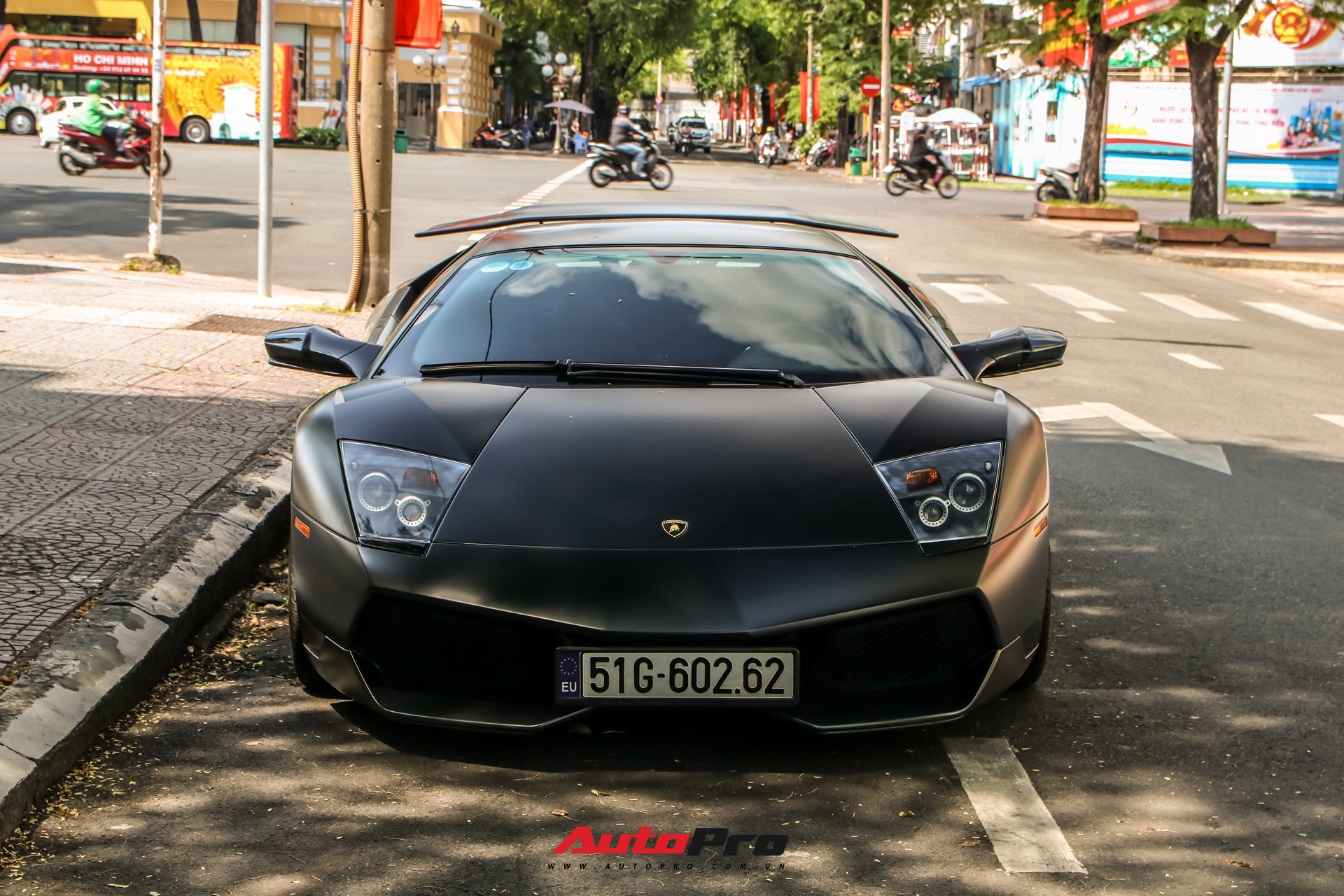 Đổi chủ, Lamborghini Murcielago SV độc nhất Việt Nam tái xuất trên phố Sài Gòn - Ảnh 2.