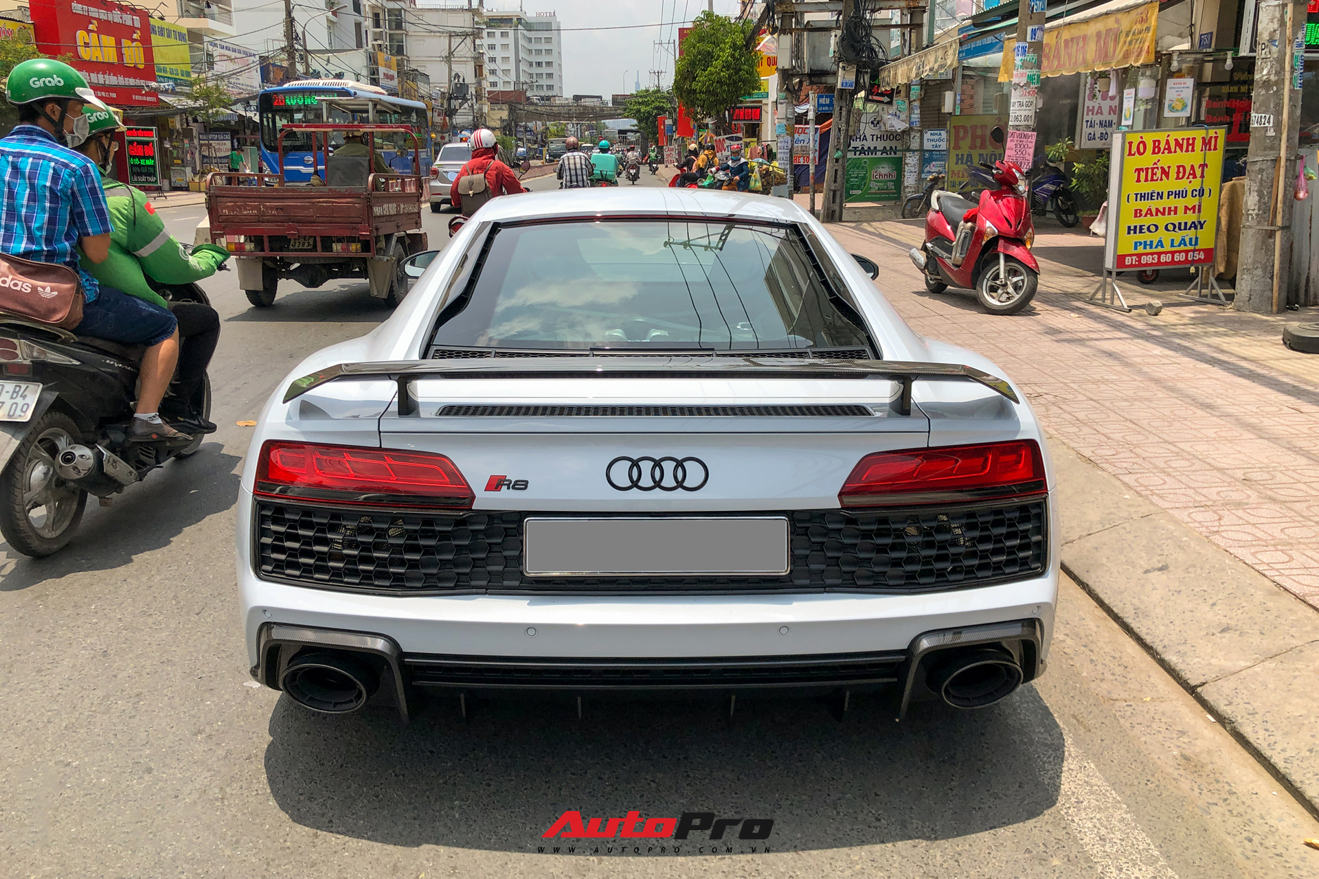Audi R8 V10 Performance 2021 đầu tiên về Việt Nam lộ diện trên phố với một chi tiết khẳng định đã có chủ - Ảnh 7.