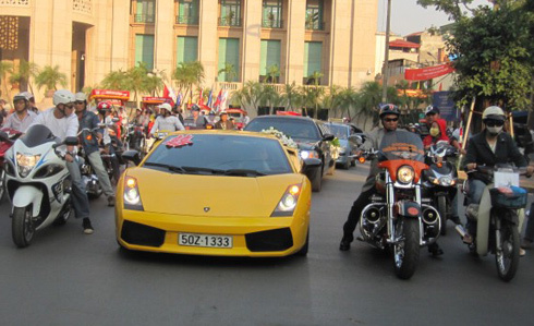 Chiếc Lamborghini khởi đầu cho phong trào siêu xe tại Việt Nam: Rớt giá thê thảm - Ảnh 4.
