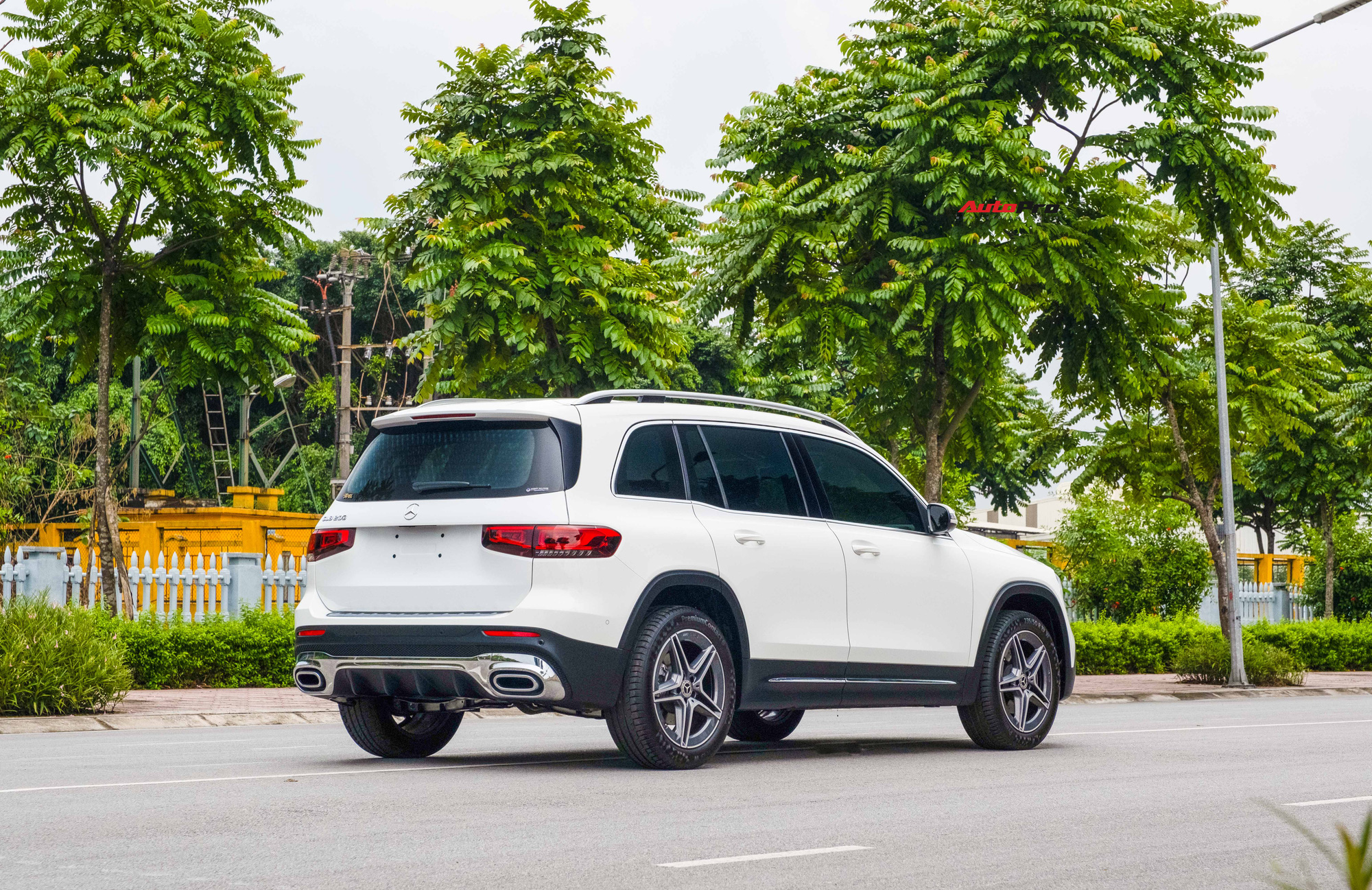 Chạy 1.700km, SUV 7 chỗ rẻ nhất của Mercedes-Benz được bán lại với giá chỉ 2 tỷ đồng - Ảnh 3.