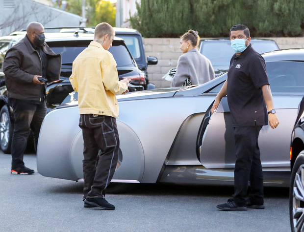 Justin Bieber cuối cùng đã lột xác: Cưỡi Rolls-Royce 7,6 tỷ đi lượn phố cùng bà xã, nhan sắc hoàng tử nhạc Pop trở lại rồi! - Ảnh 3.