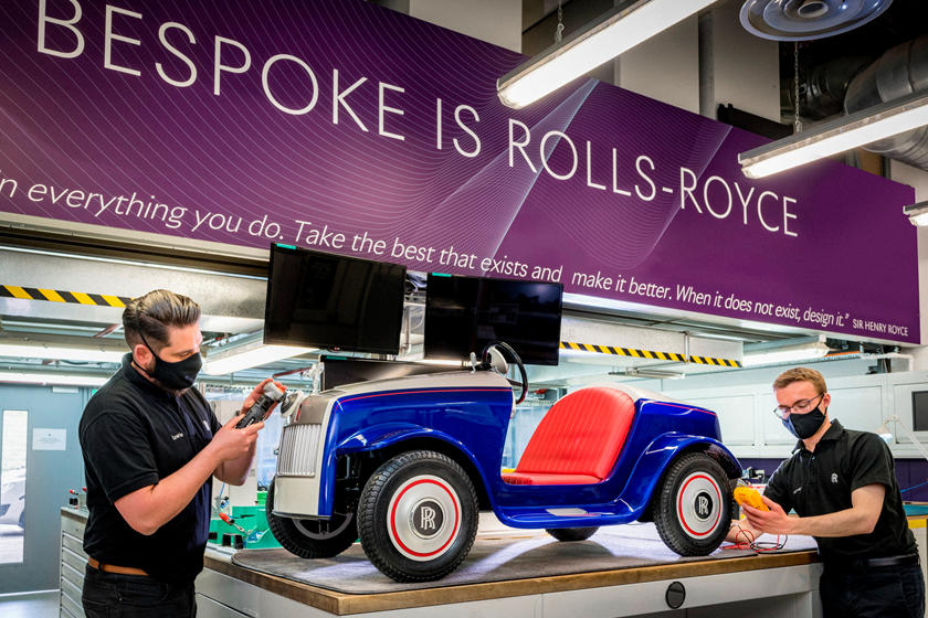 Bí ẩn đằng sau chiếc Rolls-Royce nhiều người cầm lái nhất trên thế giới - Ảnh 1.