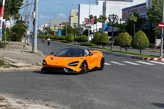 Đại gia Kiên Giang chơi xe sang biển tứ quý chi tiền tỷ tậu thêm McLaren 765LT - Ảnh 1.