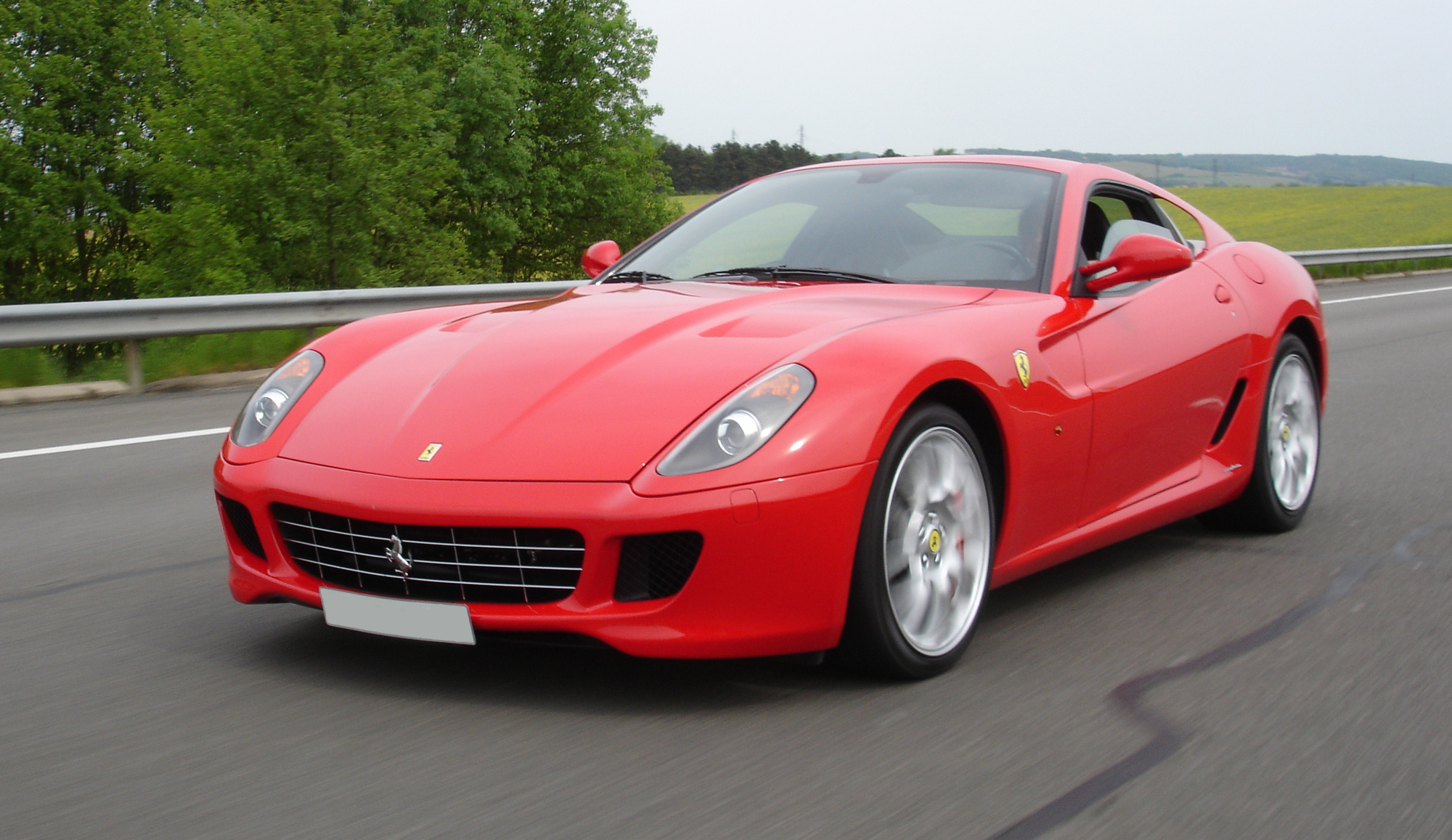 Xuất hiện nhiều hình ảnh cho thấy Ferrari 599 GTB vừa về Việt Nam có những trang bị lạ lùng, khác chiếc từng của đại gia cà phê Đặng Lê Nguyên Vũ - Ảnh 5.