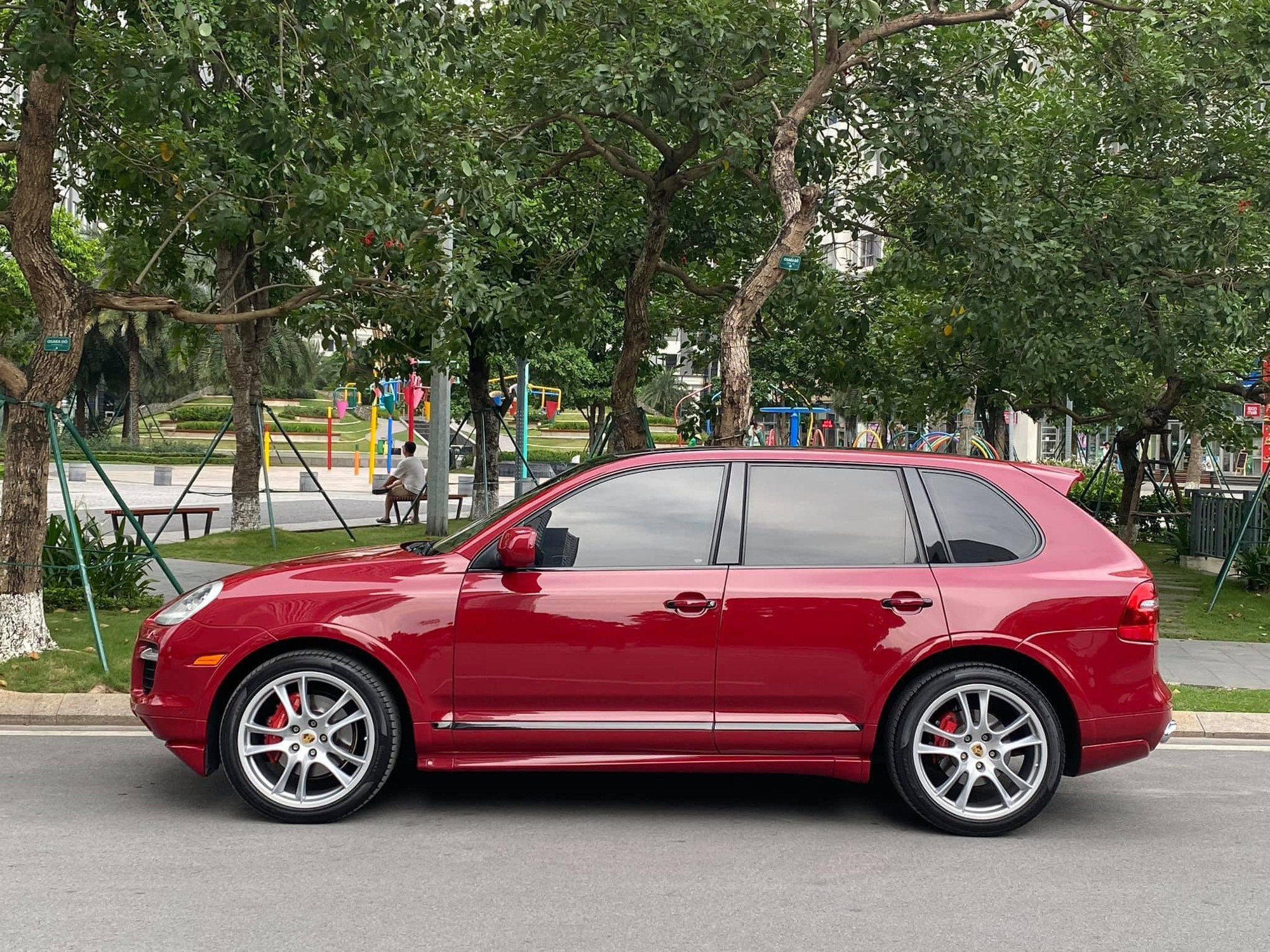 Không đủ kinh tế nuôi xe, đại gia bán Porsche Cayenne GTS giá 1,1 tỷ dù đã tốn 700 triệu để dọn lại như mới - Ảnh 2.