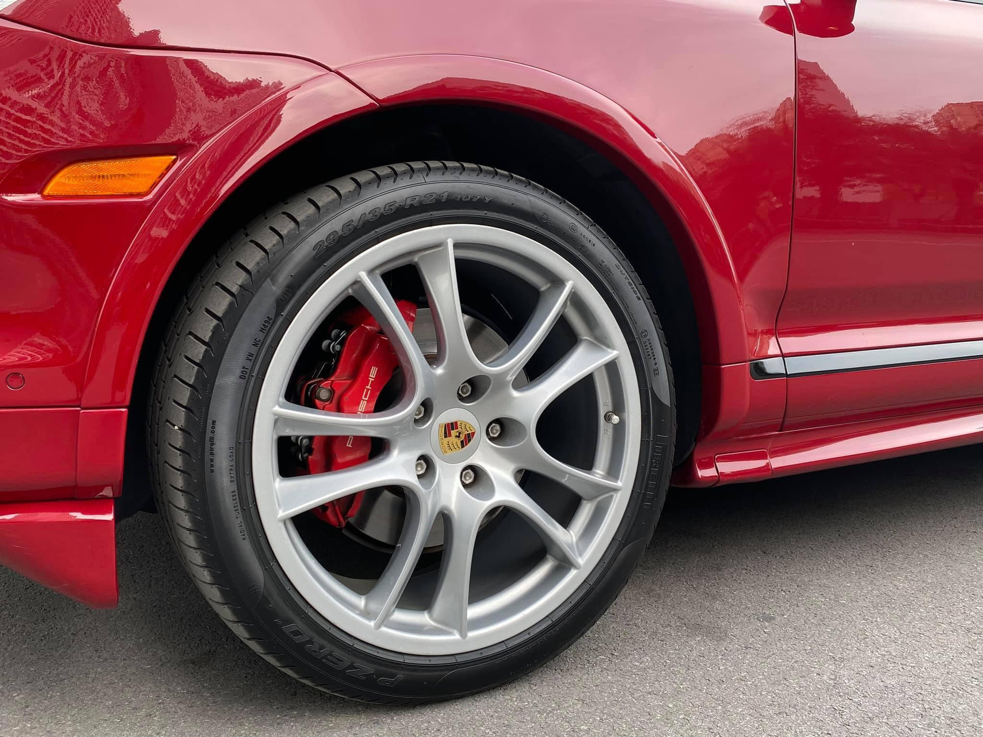 Không đủ kinh tế nuôi xe, đại gia bán Porsche Cayenne GTS giá 1,1 tỷ dù đã tốn 700 triệu để dọn lại như mới - Ảnh 3.