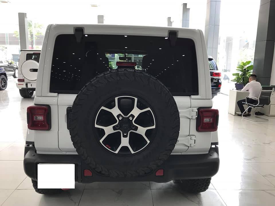 Chạy 11.000km, hàng hiếm Jeep Wrangler Rubicon vẫn có giá đắt ngang ngửa Porsche Macan S - Ảnh 4.