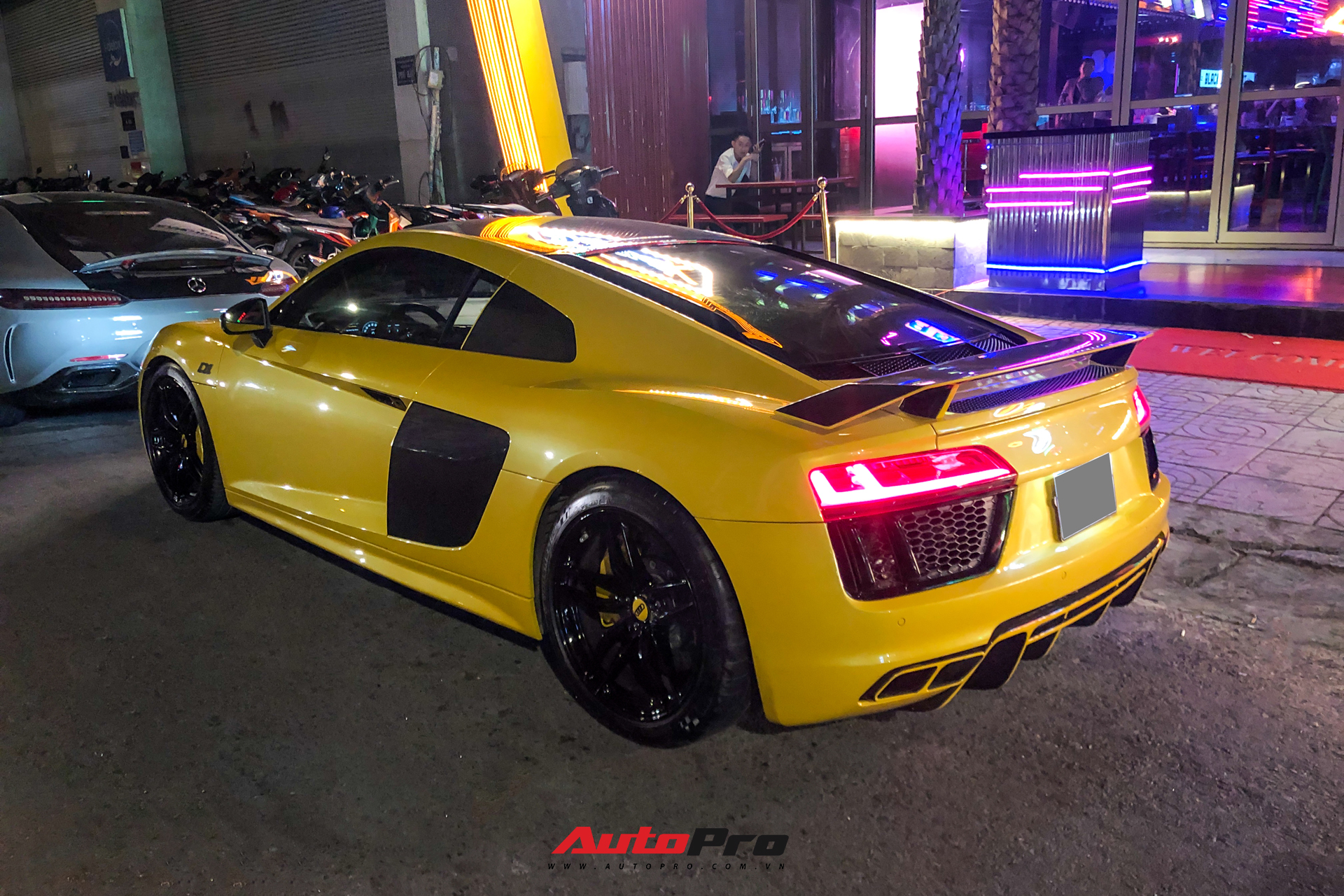 Đổi chủ, Audi R8 V10 Plus cũ của doanh nhân Nguyễn Quốc Cường tái xuất với diện mạo mới - Ảnh 2.