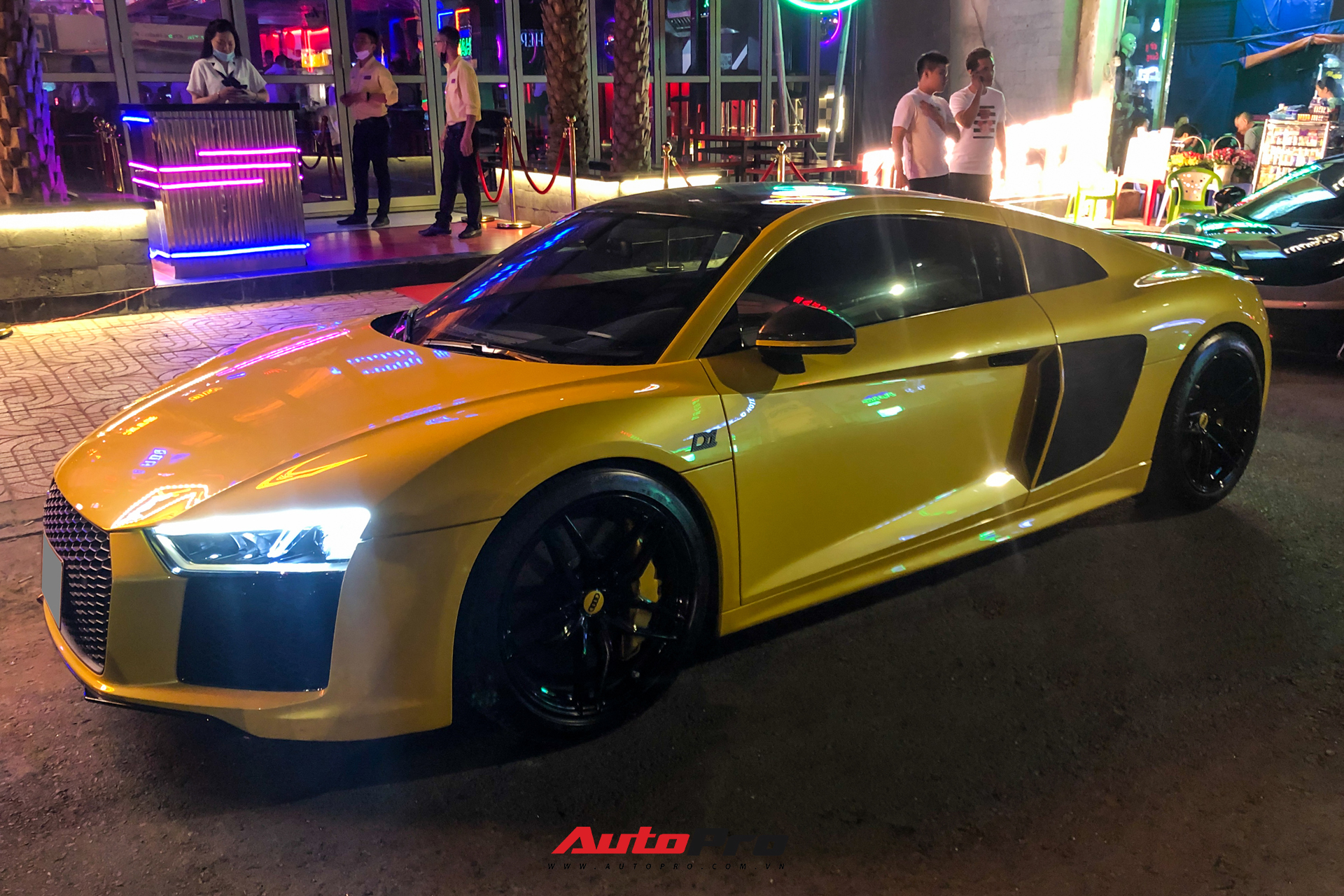 Đổi chủ, Audi R8 V10 Plus cũ của doanh nhân Nguyễn Quốc Cường tái xuất với diện mạo mới - Ảnh 1.