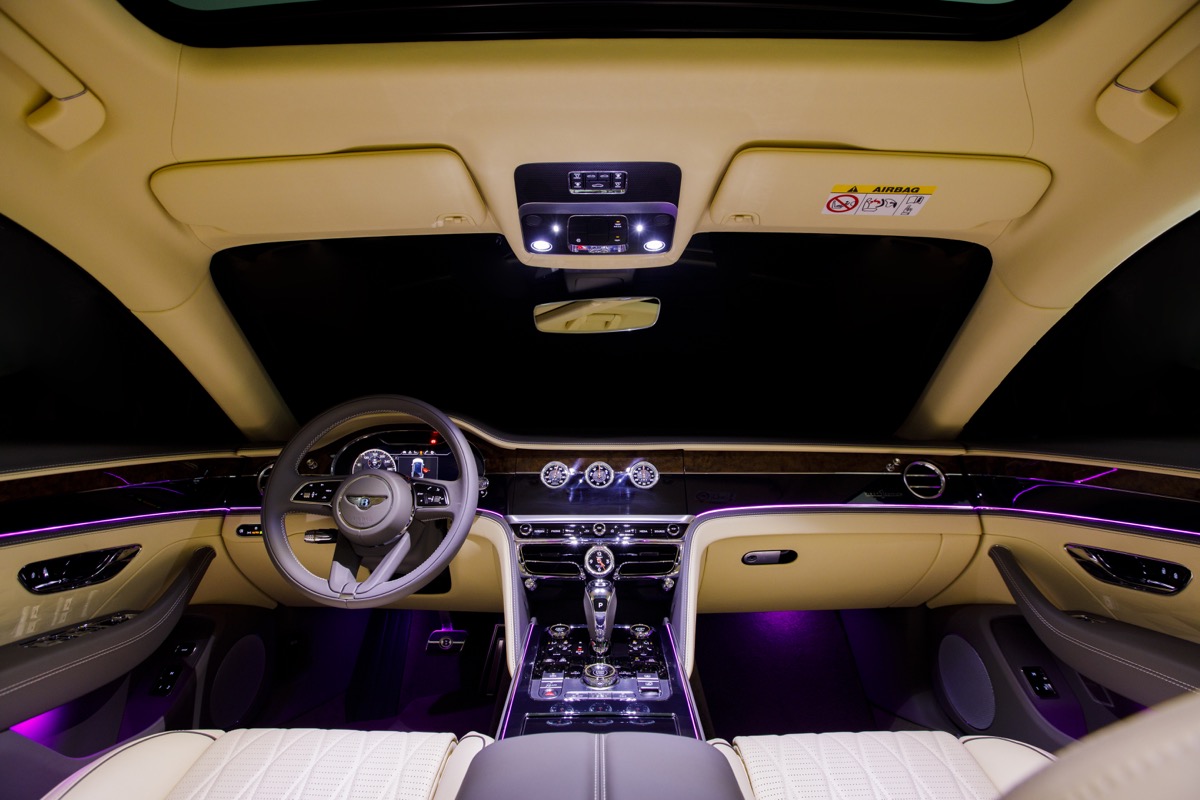 Bentley Flying Spur V8 First Edition chính hãng đầu tiên Việt Nam giá từ 18 tỷ đồng: Toàn trang bị xịn xò cho giới nhà giàu - Ảnh 8.