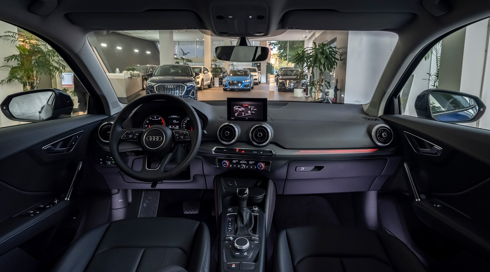Ra mắt Audi Q2 2021 tại Việt Nam: Giá khoảng 1,7 tỷ, cạnh tranh BMW X1 với giá rẻ hơn nhưng trang bị mới gây chú ý - Ảnh 3.