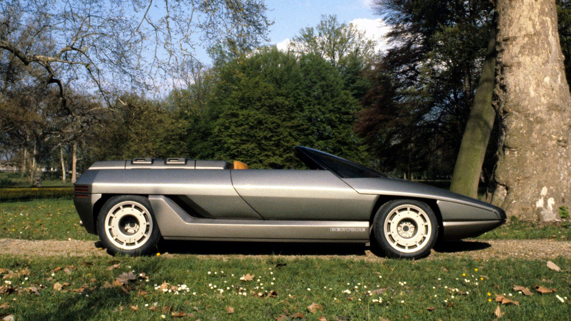 Những chiếc xe concept kỳ quặc của thập niên 1980 – Phần 2: “Thần mặt trời” Lamborghini  Athon