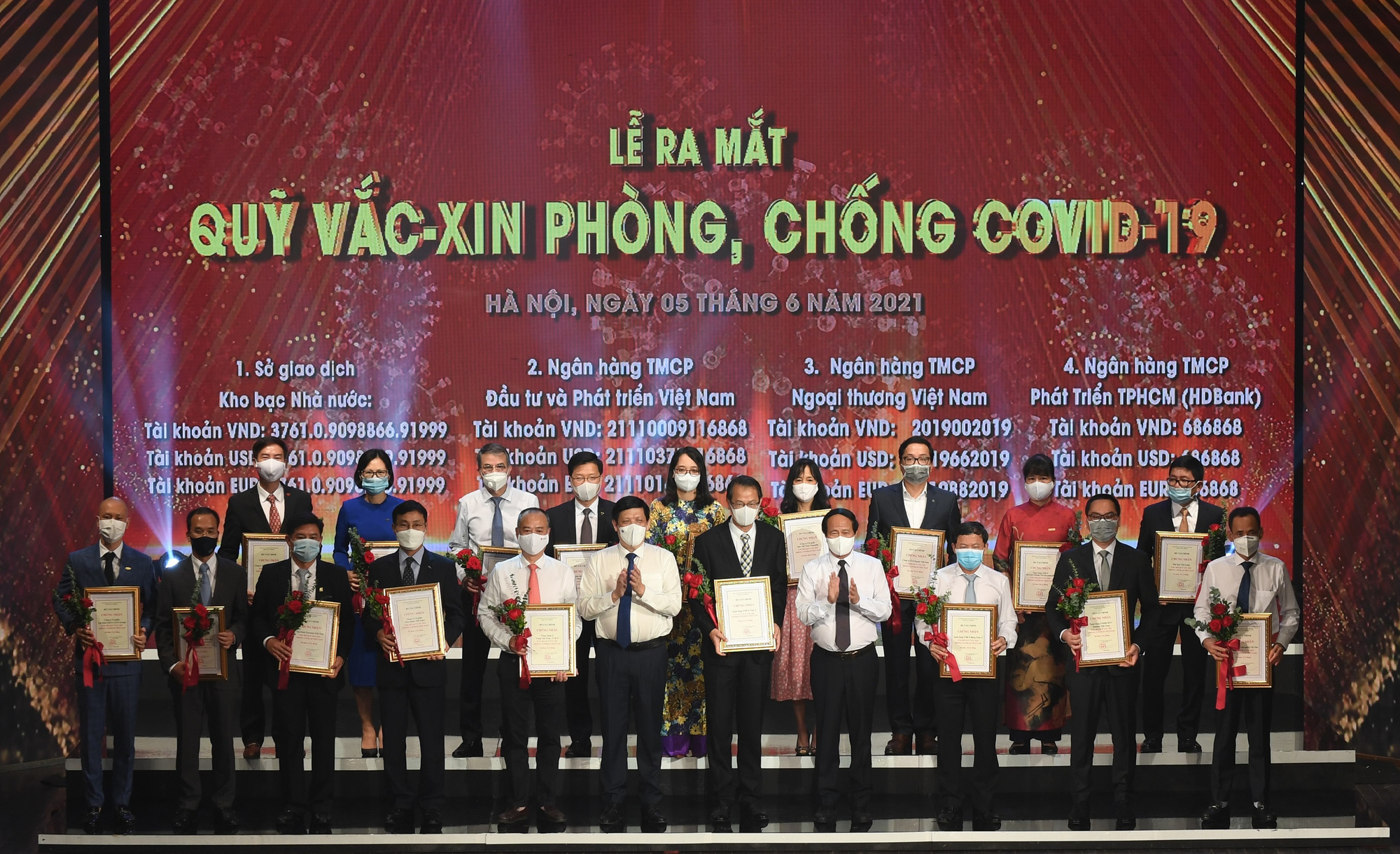 Toyota Việt Nam ủng hộ 10 tỷ đồng cho Quỹ Vaccine phòng Covid-19 - Ảnh 2.