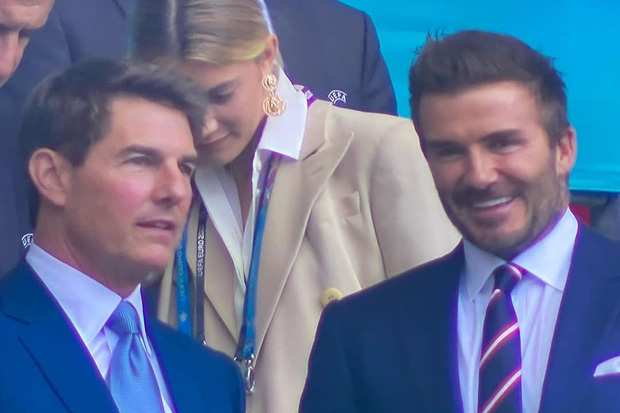Tom Cruise xuất hiện trên khán đài trận Chung kết Euro 2020 làm dân tình chao đảo, nhưng BST siêu xe của anh cũng khiến nhiều người phải thán phục - Ảnh 1.