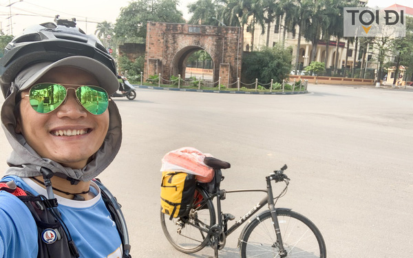 Rong ruổi 3071km, chàng trai Hà Nội đạp xe xuyên Việt quyên góp tiền giúp người khiếm thị - Ảnh 1.