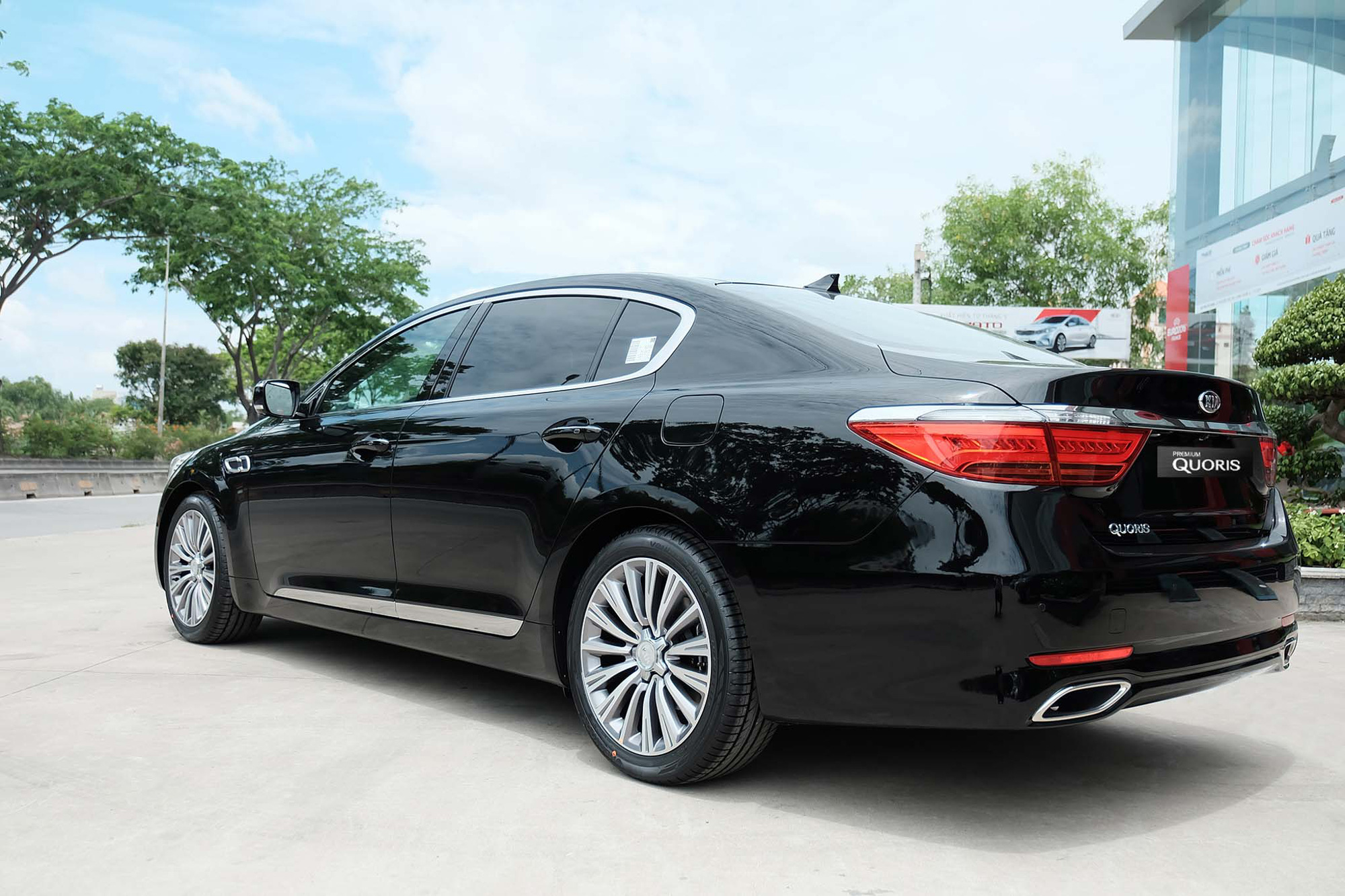 Đại lý xả Kia Quoris giá thấp chưa từng có: Giảm 500 triệu đồng, mơ đấu Mercedes S-Class nhưng không thành - Ảnh 2.