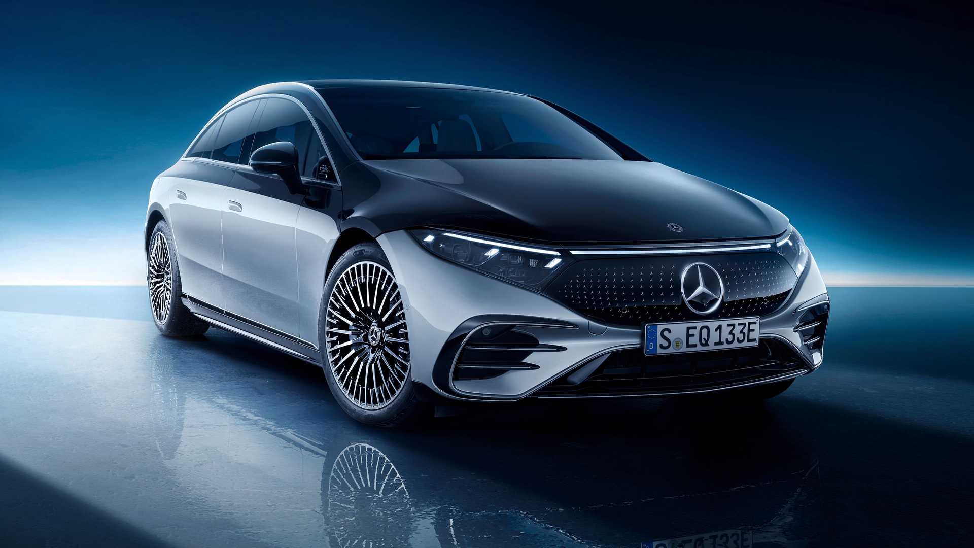 Mercedes-Benz cho người dùng chơi xếp hình, Sudoku ngay trên xe với giá hơn 2 triệu/năm - Ảnh 1.
