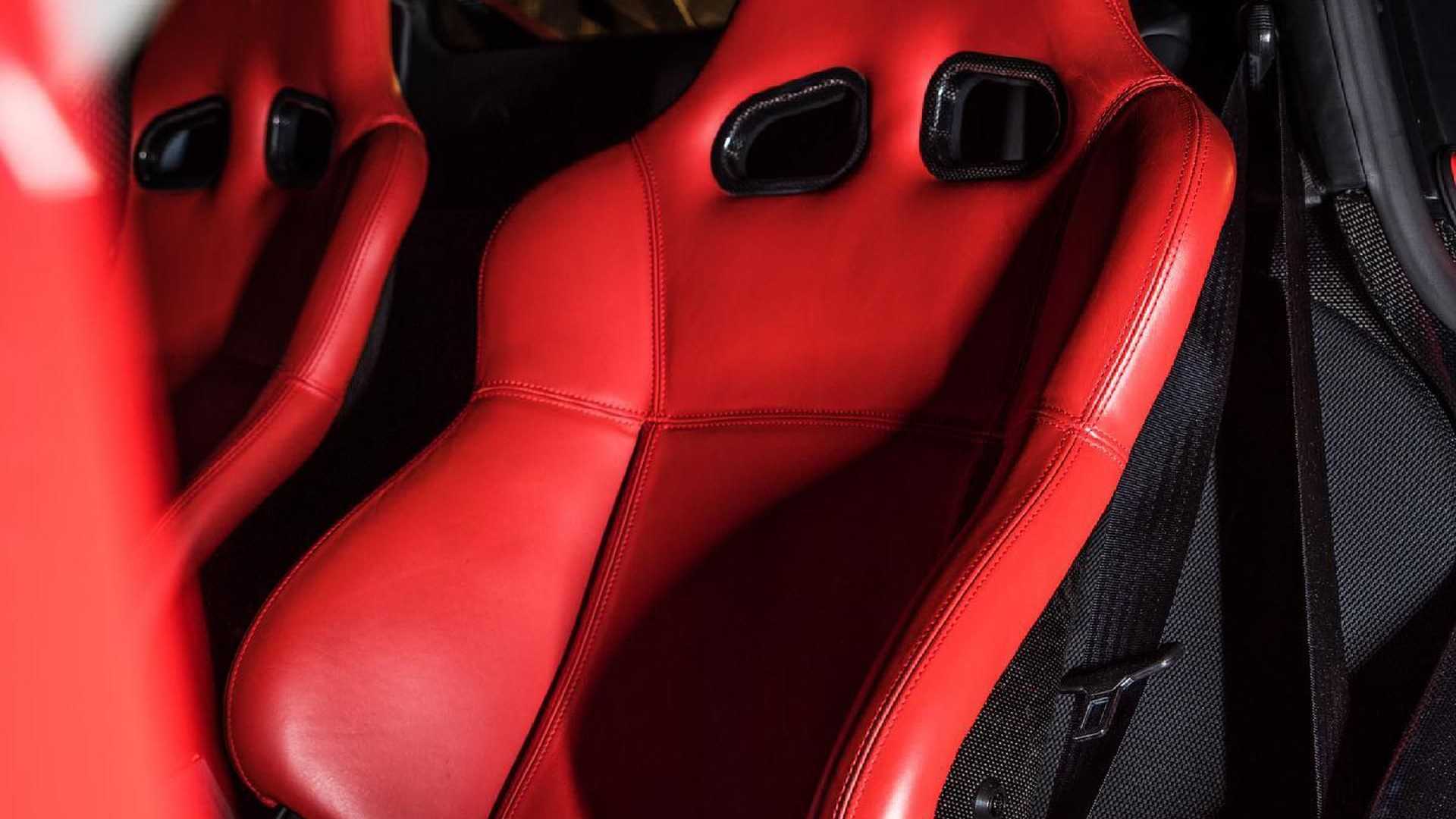 Sau 15 năm sử dụng và hơn 500km, Ferrari Enzo được bán lại với giá 3,8 triệu USD - Ảnh 6.