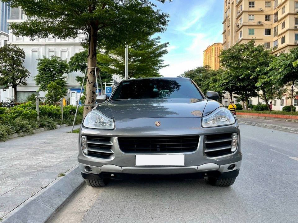 Sắp chạm ngưỡng 200.000km, Porsche Cayenne được chủ nhân hạ giá rẻ như Kia Seltos - Ảnh 1.