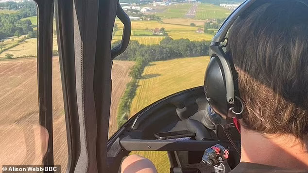 Đây là cách Tom Cruise trả ơn một gia đình sau khi dùng sân nhà họ làm bãi đáp trực thăng - Ảnh 2.