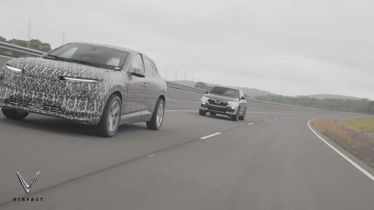 SUV VinFast lạ xuất hiện trên đường thử với thiết kế gần giống VF e35